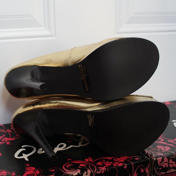 Qupid Valtina-11 Gold Crinkle High Heeled Shoes - Picture 3 of 6